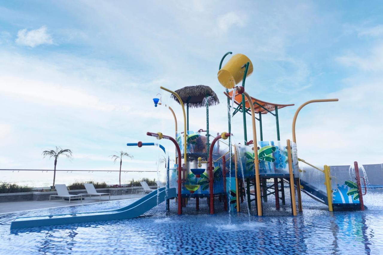 Novotel Jumeirah Village Triangle Dubai Bagian luar foto