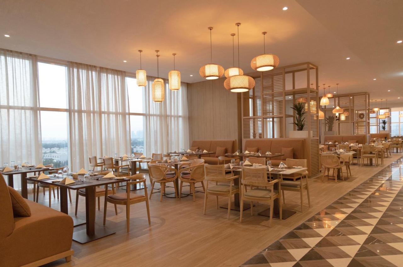 Novotel Jumeirah Village Triangle Dubai Bagian luar foto