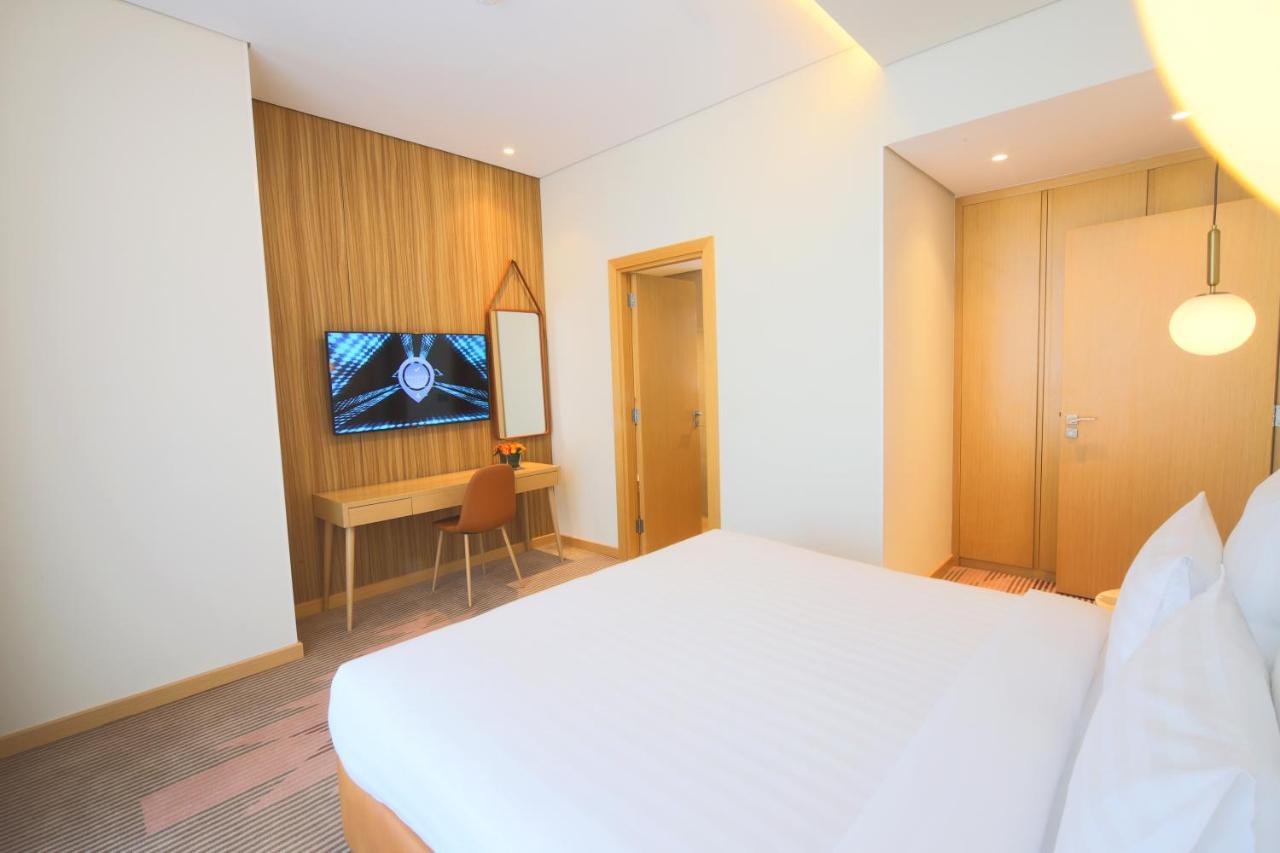 Novotel Jumeirah Village Triangle Dubai Bagian luar foto