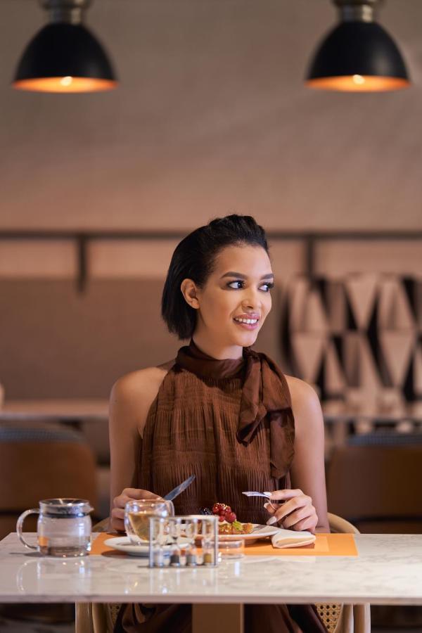 Novotel Jumeirah Village Triangle Dubai Bagian luar foto