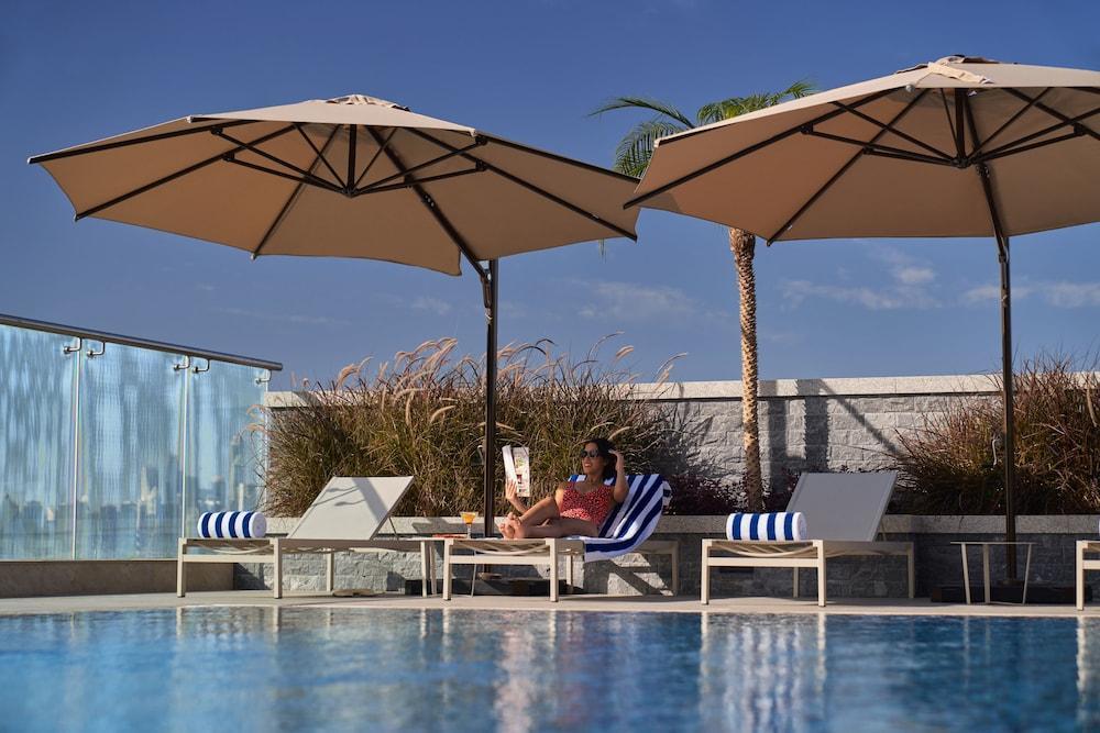 Novotel Jumeirah Village Triangle Dubai Bagian luar foto